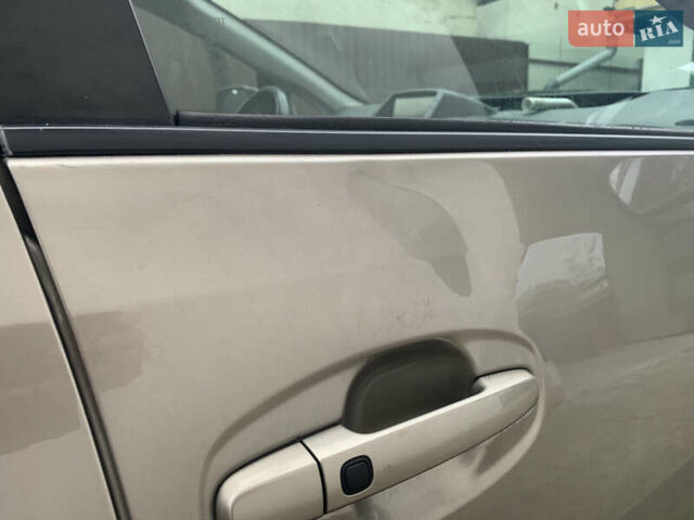 Бежевый Тойота Приус, объемом двигателя 1.5 л и пробегом 249 тыс. км за 6700 $, фото 2 на Automoto.ua