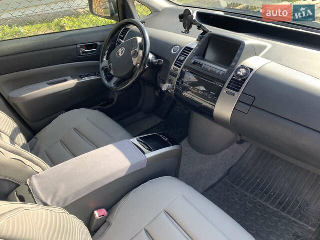 Бежевый Тойота Приус, объемом двигателя 1.5 л и пробегом 249 тыс. км за 6700 $, фото 5 на Automoto.ua