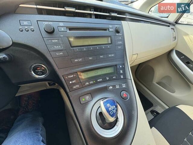 Тойота Приус 2011 в Киеве на Automoto.ua Бежевый Тойота Приус, объемом двигателя 1.8 л и пробегом 336 тыс. км за 9200 $, фото 19 на Automoto.ua