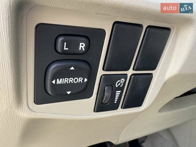 Бежевий Тойота Пріус, об'ємом двигуна 1.8 л та пробігом 336 тис. км за 9200 $, фото 14 на Automoto.ua