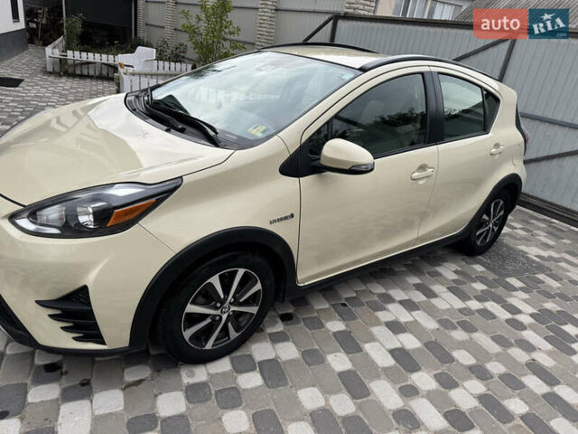 Бежевый Тойота Приус, объемом двигателя 1.5 л и пробегом 64 тыс. км за 14500 $, фото 2 на Automoto.ua