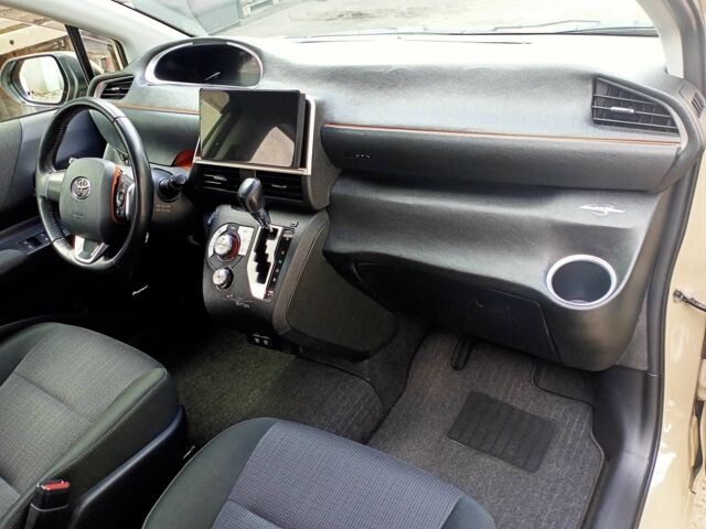 Бежевый Тойота Приус, объемом двигателя 1.5 л и пробегом 60 тыс. км за 16500 $, фото 16 на Automoto.ua