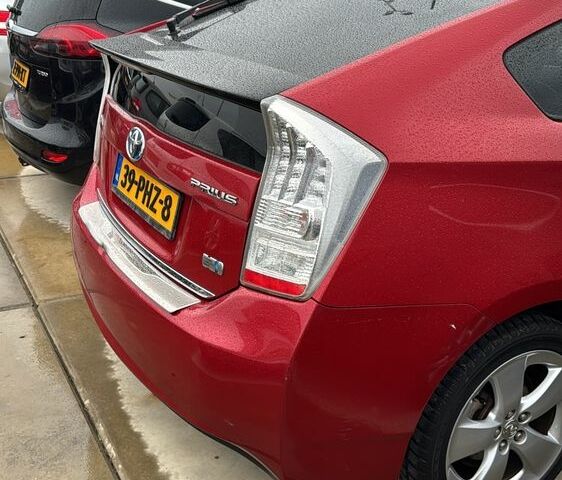 Черный Тойота Приус, объемом двигателя 1.5 л и пробегом 200 тыс. км за 2777 $, фото 4 на Automoto.ua