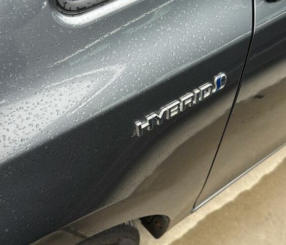 Черный Тойота Приус, объемом двигателя 1.5 л и пробегом 200 тыс. км за 2777 $, фото 6 на Automoto.ua