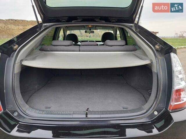 Черный Тойота Приус, объемом двигателя 1.5 л и пробегом 276 тыс. км за 8000 $, фото 6 на Automoto.ua