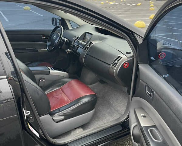 Черный Тойота Приус, объемом двигателя 1.5 л и пробегом 304 тыс. км за 5900 $, фото 6 на Automoto.ua