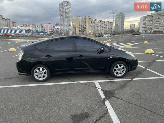 Черный Тойота Приус, объемом двигателя 1.5 л и пробегом 304 тыс. км за 5900 $, фото 2 на Automoto.ua