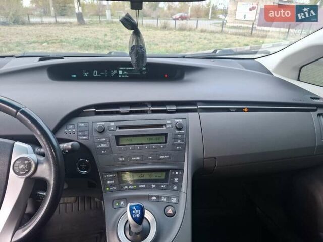 Чорний Тойота Пріус, об'ємом двигуна 1.8 л та пробігом 166 тис. км за 10800 $, фото 6 на Automoto.ua