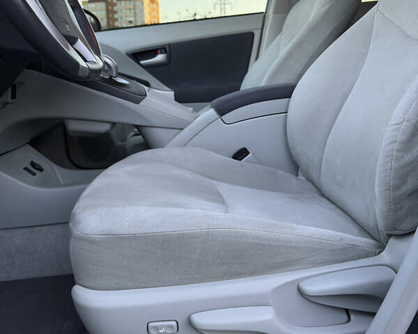 Черный Тойота Приус, объемом двигателя 1.8 л и пробегом 245 тыс. км за 11999 $, фото 10 на Automoto.ua