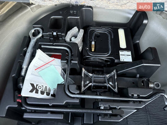 Черный Тойота Приус, объемом двигателя 1.8 л и пробегом 245 тыс. км за 11999 $, фото 20 на Automoto.ua