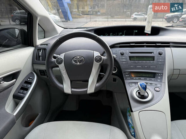 Черный Тойота Приус, объемом двигателя 1.8 л и пробегом 245 тыс. км за 11900 $, фото 6 на Automoto.ua