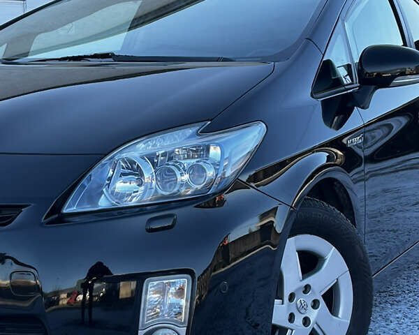 Черный Тойота Приус, объемом двигателя 1.8 л и пробегом 270 тыс. км за 10799 $, фото 1 на Automoto.ua