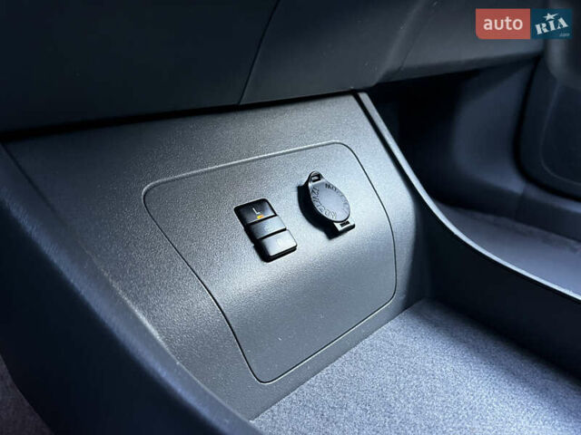 Черный Тойота Приус, объемом двигателя 1.8 л и пробегом 270 тыс. км за 10799 $, фото 30 на Automoto.ua