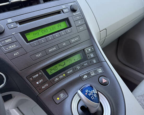 Черный Тойота Приус, объемом двигателя 1.8 л и пробегом 245 тыс. км за 11999 $, фото 13 на Automoto.ua