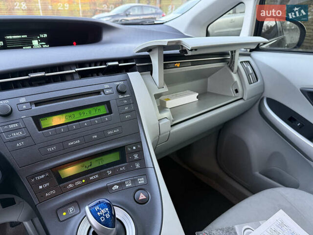 Черный Тойота Приус, объемом двигателя 1.8 л и пробегом 245 тыс. км за 11999 $, фото 16 на Automoto.ua