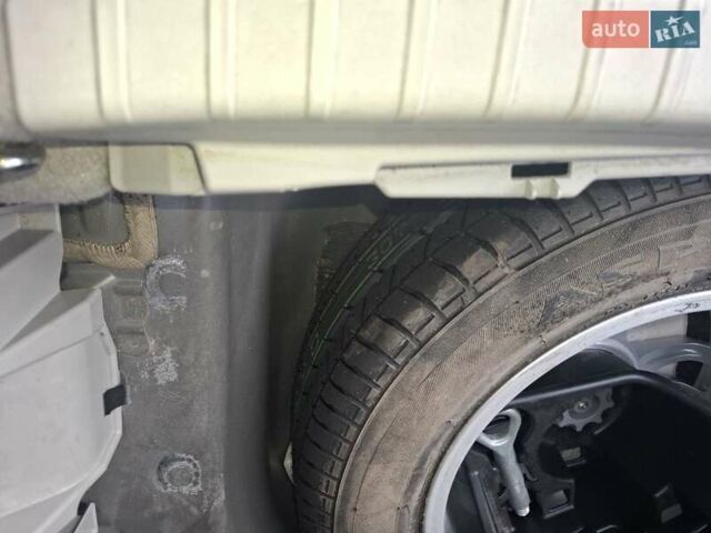 Чорний Тойота Пріус, об'ємом двигуна 1.8 л та пробігом 166 тис. км за 10800 $, фото 10 на Automoto.ua