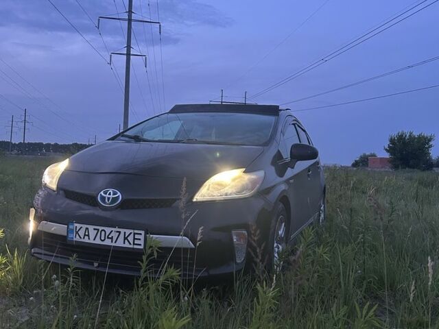 Черный Тойота Приус, объемом двигателя 1.8 л и пробегом 200 тыс. км за 8900 $, фото 1 на Automoto.ua