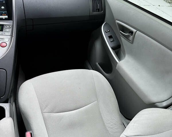 Черный Тойота Приус, объемом двигателя 1.8 л и пробегом 123 тыс. км за 12400 $, фото 54 на Automoto.ua