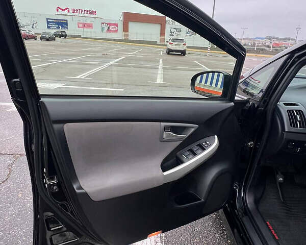 Чорний Тойота Пріус, об'ємом двигуна 1.8 л та пробігом 203 тис. км за 11000 $, фото 8 на Automoto.ua