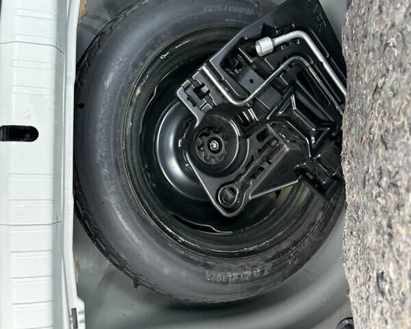 Черный Тойота Приус, объемом двигателя 1.8 л и пробегом 123 тыс. км за 12400 $, фото 77 на Automoto.ua