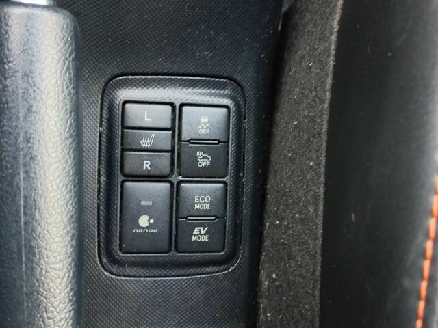 Тойота Пріус 2015 у Києві на Automoto.ua Чорний Тойота Пріус, об'ємом двигуна 1.5 л та пробігом 88 тис. км за 12900 $, фото 17 на Automoto.ua