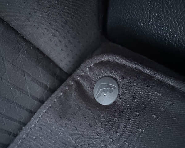 Черный Тойота Приус, объемом двигателя 1.8 л и пробегом 119 тыс. км за 15750 $, фото 40 на Automoto.ua