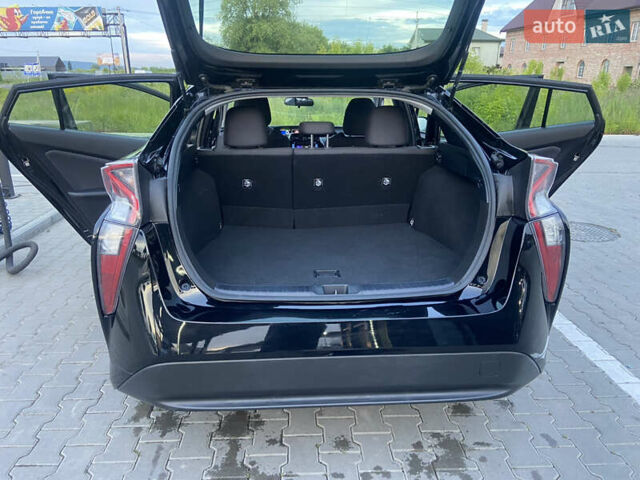 Черный Тойота Приус, объемом двигателя 1.8 л и пробегом 119 тыс. км за 15750 $, фото 2 на Automoto.ua