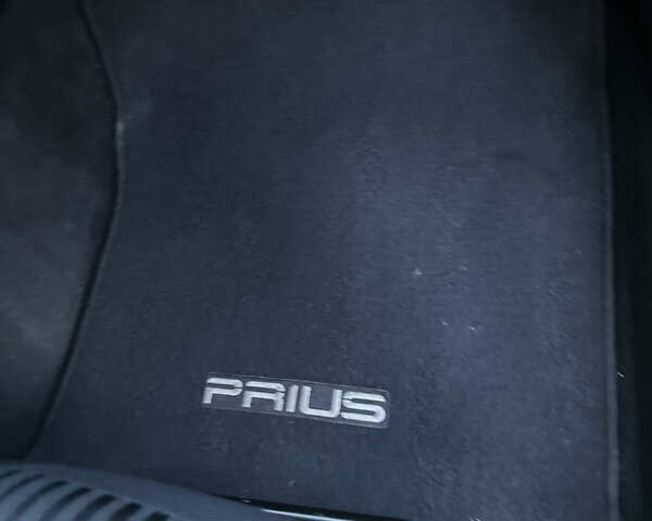 Черный Тойота Приус, объемом двигателя 1.8 л и пробегом 119 тыс. км за 15750 $, фото 5 на Automoto.ua