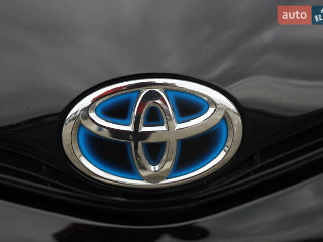 Черный Тойота Приус, объемом двигателя 1.8 л и пробегом 225 тыс. км за 15800 $, фото 4 на Automoto.ua