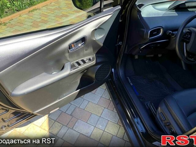 Черный Тойота Приус, объемом двигателя 1.8 л и пробегом 33 тыс. км за 22000 $, фото 5 на Automoto.ua