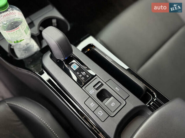 Черный Тойота Приус, объемом двигателя 2 л и пробегом 33 тыс. км за 27900 $, фото 18 на Automoto.ua
