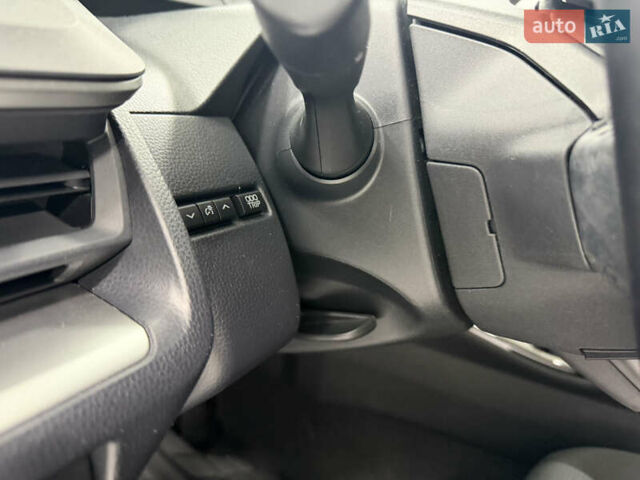 Черный Тойота Приус, объемом двигателя 2 л и пробегом 59 тыс. км за 29999 $, фото 19 на Automoto.ua