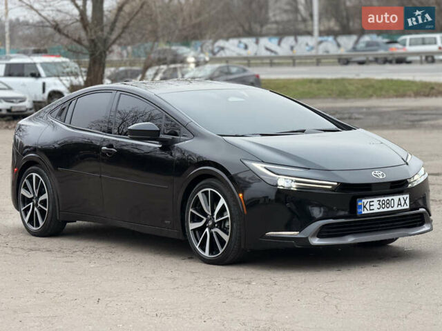 Черный Тойота Приус, объемом двигателя 2 л и пробегом 33 тыс. км за 27900 $, фото 2 на Automoto.ua