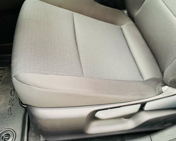 Чорний Тойота Пріус, об'ємом двигуна 2 л та пробігом 7 тис. км за 29500 $, фото 11 на Automoto.ua