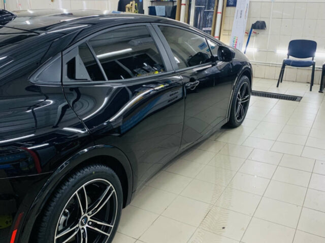 Чорний Тойота Пріус, об'ємом двигуна 2 л та пробігом 7 тис. км за 29500 $, фото 5 на Automoto.ua