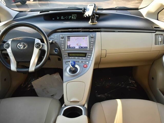 Тойота Приус 2013 в Днепре (Днепропетровске) на Automoto.ua Черный Тойота Приус, объемом двигателя 1.8 л и пробегом 81 тыс. км за 8100 $, фото 6 на Automoto.ua