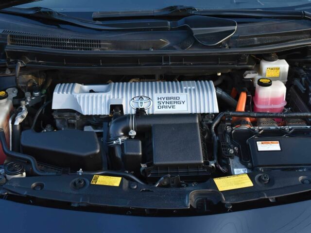 Тойота Приус 2013 в Днепре (Днепропетровске) на Automoto.ua Черный Тойота Приус, объемом двигателя 1.8 л и пробегом 81 тыс. км за 8100 $, фото 12 на Automoto.ua