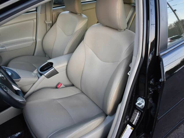 Тойота Приус 2013 в Днепре (Днепропетровске) на Automoto.ua Черный Тойота Приус, объемом двигателя 1.8 л и пробегом 81 тыс. км за 8100 $, фото 7 на Automoto.ua