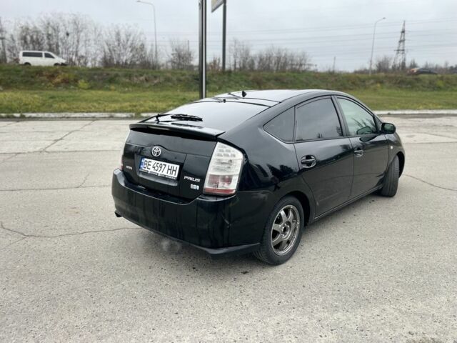 Черный Тойота Приус, объемом двигателя 1.5 л и пробегом 303 тыс. км за 5500 $, фото 2 на Automoto.ua