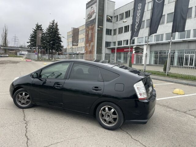 Черный Тойота Приус, объемом двигателя 1.5 л и пробегом 303 тыс. км за 5500 $, фото 1 на Automoto.ua