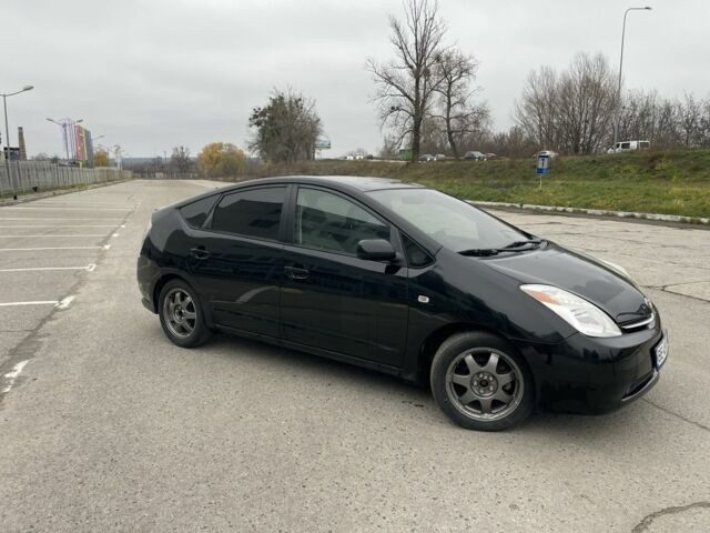 Черный Тойота Приус, объемом двигателя 1.5 л и пробегом 303 тыс. км за 5500 $, фото 5 на Automoto.ua