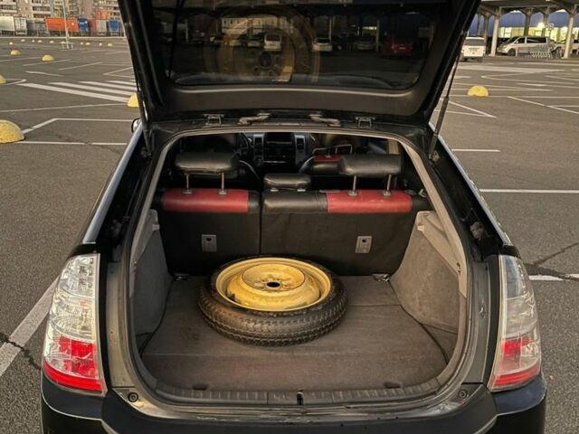 Черный Тойота Приус, объемом двигателя 1.5 л и пробегом 304 тыс. км за 6000 $, фото 7 на Automoto.ua