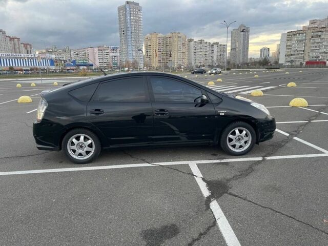 Черный Тойота Приус, объемом двигателя 1.5 л и пробегом 304 тыс. км за 6000 $, фото 2 на Automoto.ua