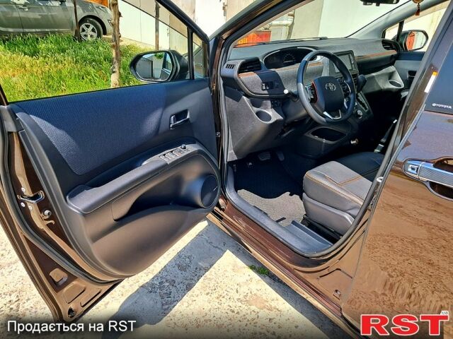 Коричневий Тойота Пріус, об'ємом двигуна 1.5 л та пробігом 50 тис. км за 16200 $, фото 4 на Automoto.ua