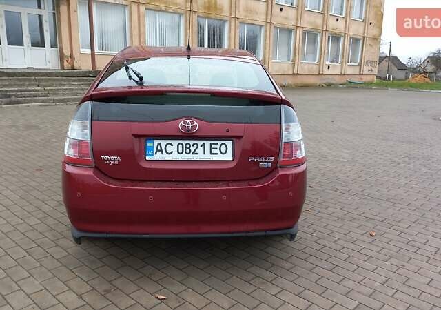 Красный Тойота Приус, объемом двигателя 1.5 л и пробегом 226 тыс. км за 6500 $, фото 12 на Automoto.ua