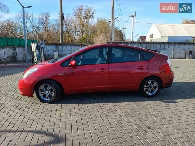 Червоний Тойота Пріус, об'ємом двигуна 1.5 л та пробігом 192 тис. км за 3999 $, фото 1 на Automoto.ua