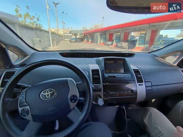Червоний Тойота Пріус, об'ємом двигуна 1.5 л та пробігом 192 тис. км за 3999 $, фото 15 на Automoto.ua