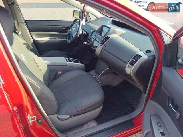 Червоний Тойота Пріус, об'ємом двигуна 1.5 л та пробігом 192 тис. км за 3999 $, фото 6 на Automoto.ua