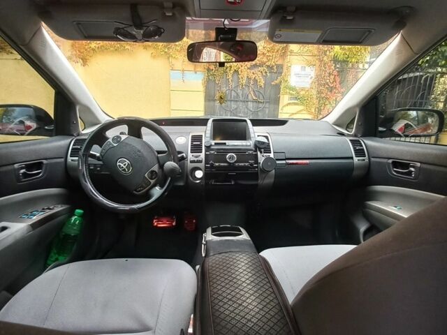 Красный Тойота Приус, объемом двигателя 1.5 л и пробегом 3 тыс. км за 7500 $, фото 1 на Automoto.ua