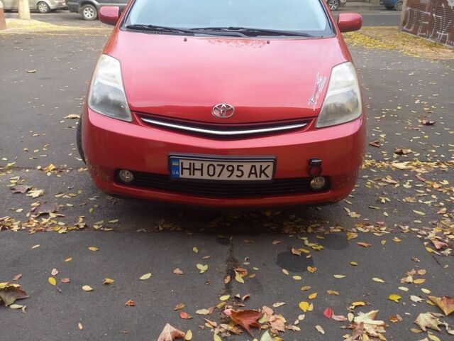 Красный Тойота Приус, объемом двигателя 1.5 л и пробегом 3 тыс. км за 7500 $, фото 5 на Automoto.ua